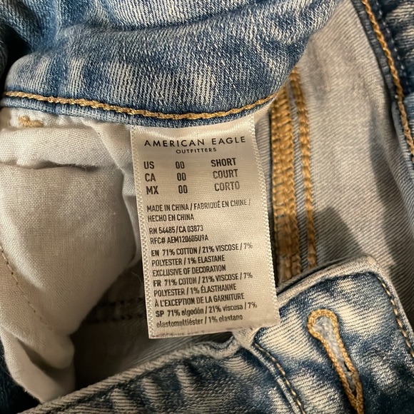 American Eagle Distressed Light Wash Skinny Jeans - Picture 5 of 6